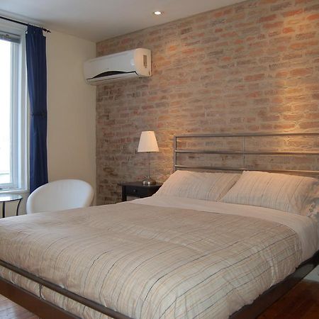 Le Chasseur Bed & Breakfast มอนทรีอัล ภายนอก รูปภาพ