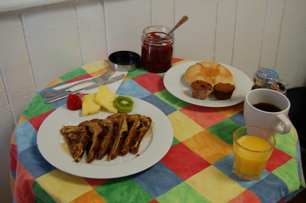 Le Chasseur Bed & Breakfast มอนทรีอัล ภายนอก รูปภาพ