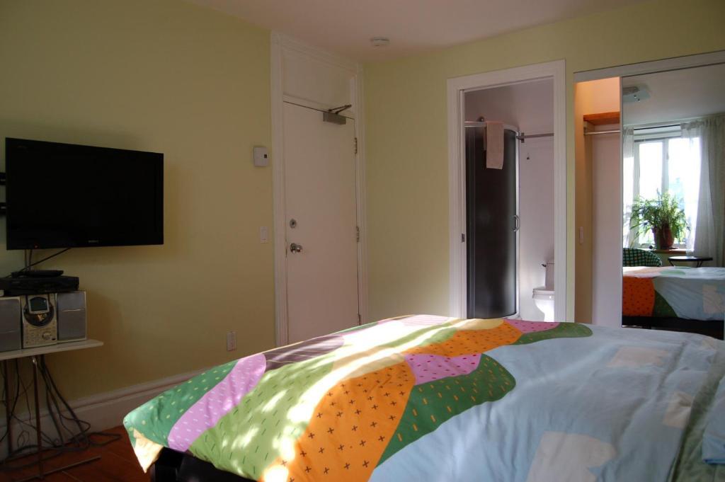 Le Chasseur Bed & Breakfast มอนทรีอัล ห้อง รูปภาพ
